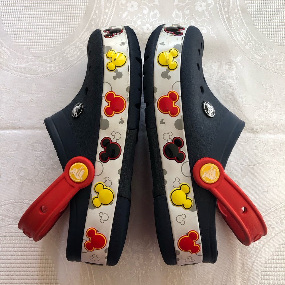Crocs Kids Navy Mickey Mouse Light-Up Fun Clogs Slip-On Shoes Unisex Size J-2